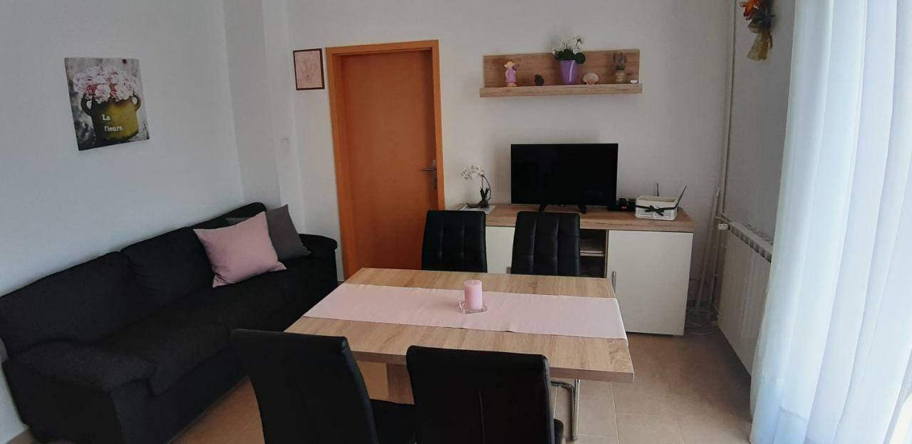 Apartmani Ana Црес Экстерьер фото
